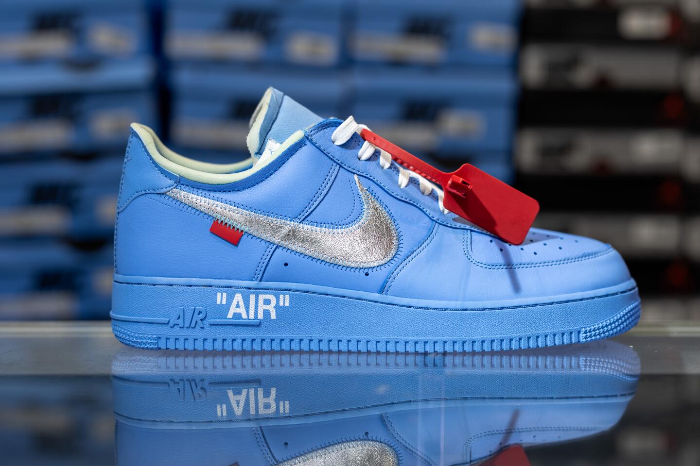 Off-White x Nike Air Force 1 MCA University Blue